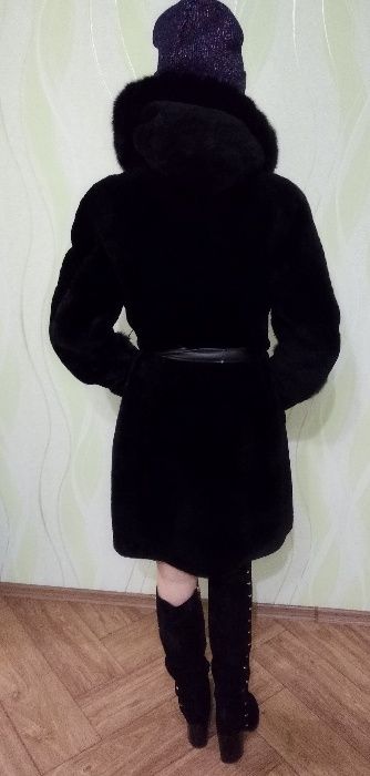 Шуба натуральна з мутона та норки