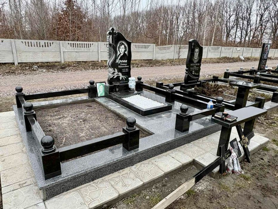 ПАМʼЯТНИКИ від виробника за ОПТОВИМИ цінами!