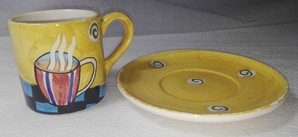 Chavena e pires amarelo