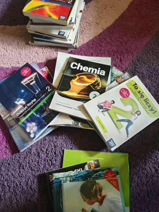 Książki do technikum klasy pierwszej i drugiej oraz liceum