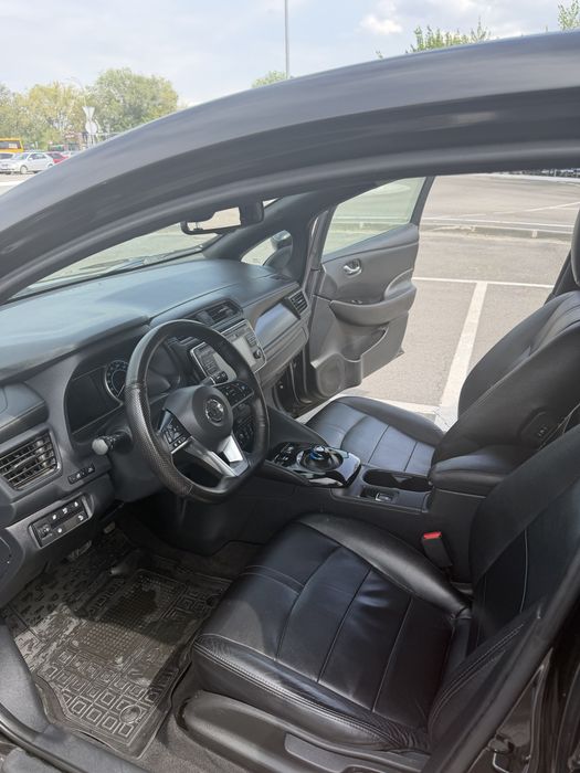 Продам Nissan Leaf