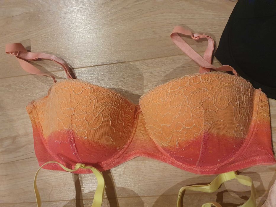 Biustonosz Reserved, Ann Summers, concept