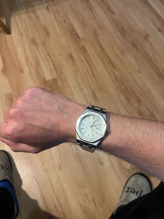 Piękny zegarek kwarcowy – stal nierdzewna,  styl wzorowany na AP