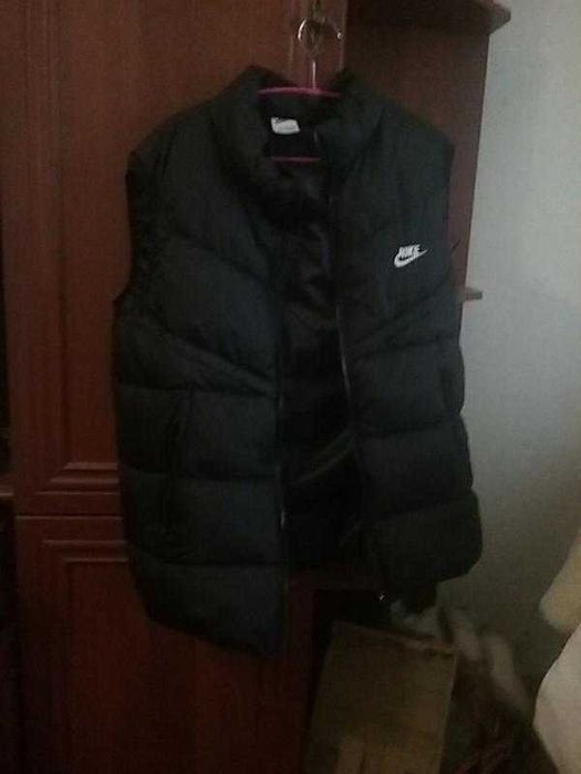 Жіноча жилетка nike