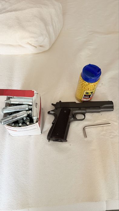 Pistola airsoft full metal realista