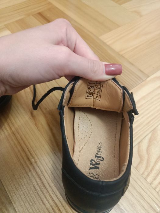 Buty wyjściowe lakierki Wojtyłko czarne skóra r 31