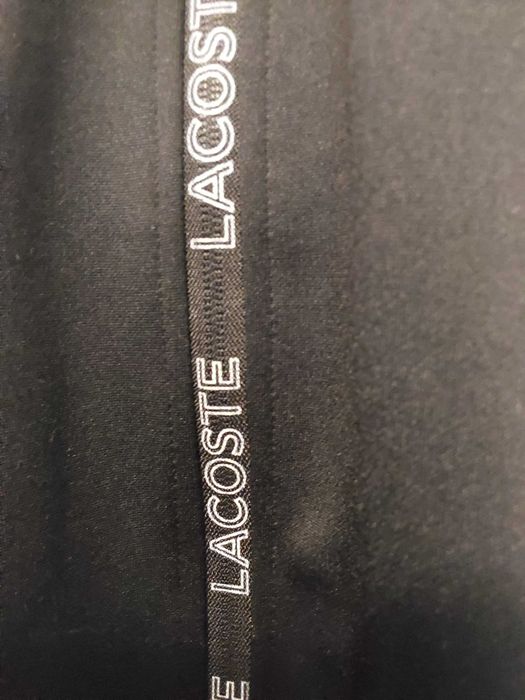 Casaco com Capucho Lacoste Preto.