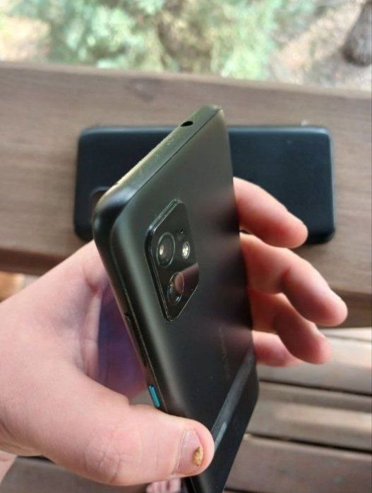 Продам Asus zenfone 8