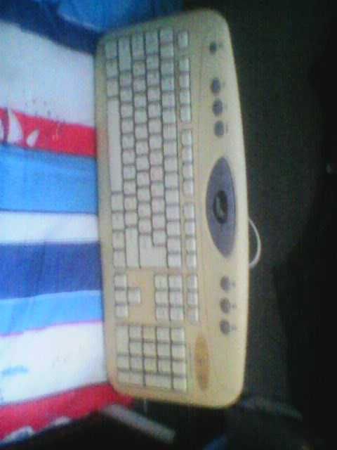 Продам клавиатура компьютер.