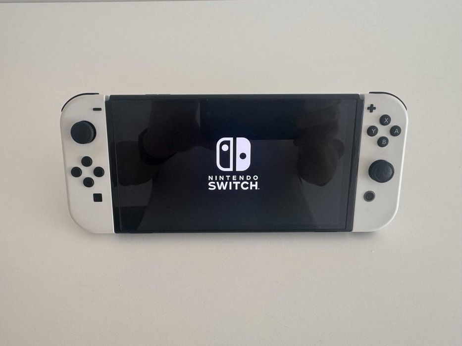 Nintendo Switch OLED branca completa + bolsa rígida