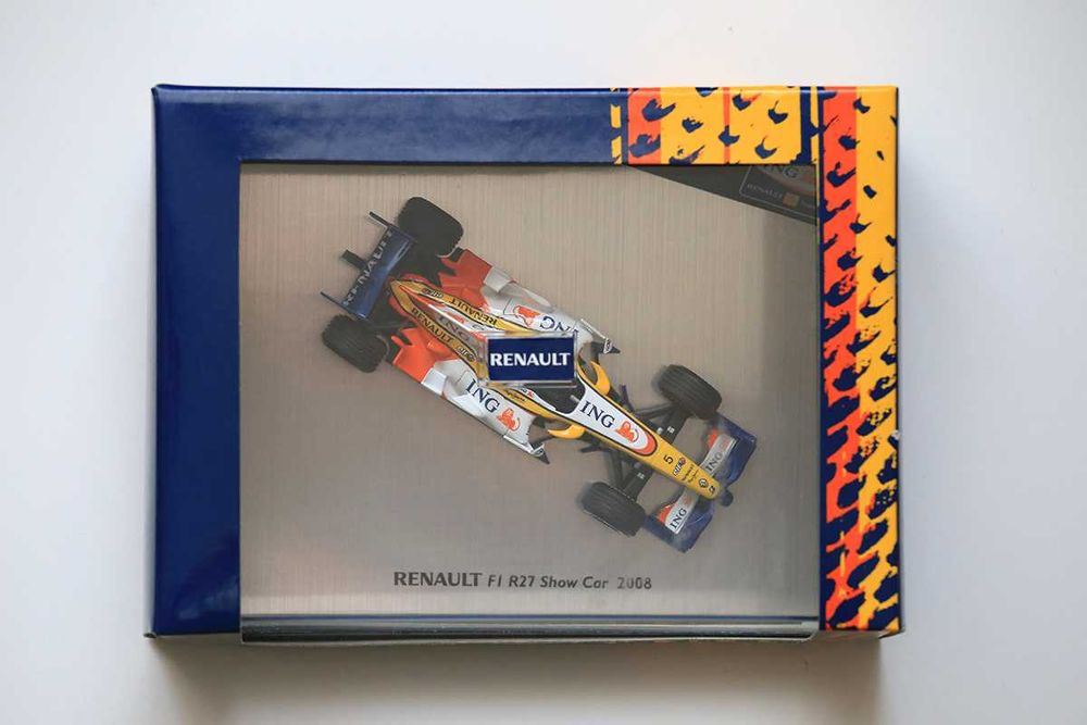 Коллекционная модель болид F1 Renault F1 R27 Show Car 2008