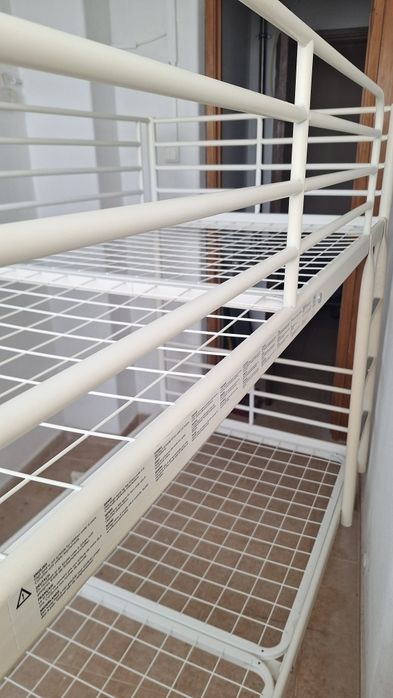 Cama beliche com colchão