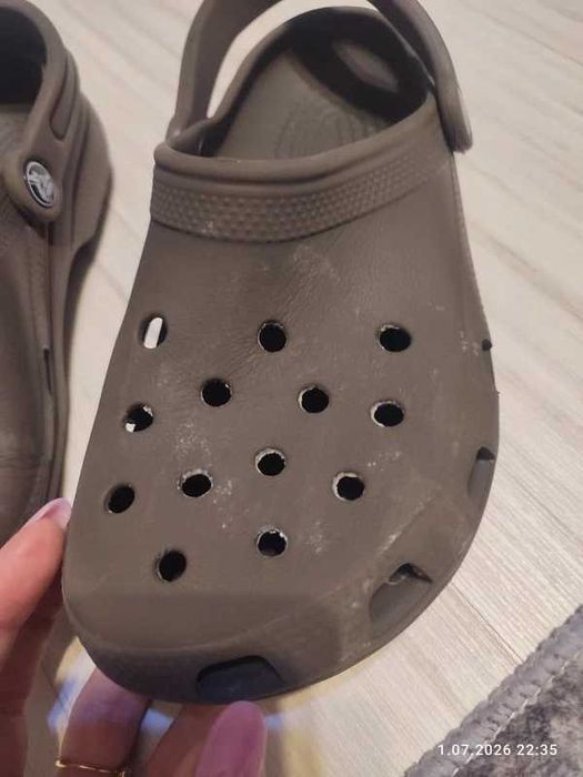 Oryginalne klapki chodaki Crocs Classic khaki brąz r 37 38
