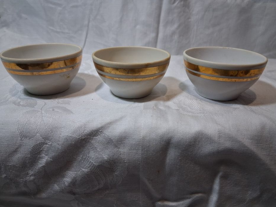 Filiżanki, czarki z japońskiej porcelany