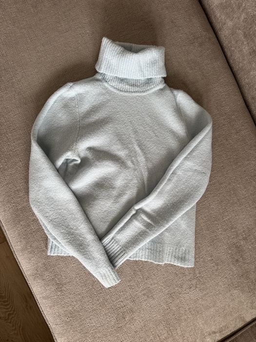 Sweter lekki niebieski