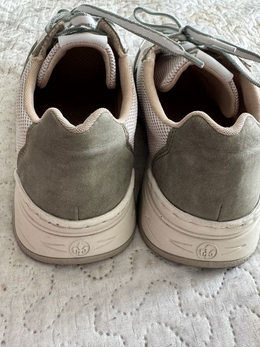 Жіночі шкіряні кросівки rieker 39 розмір