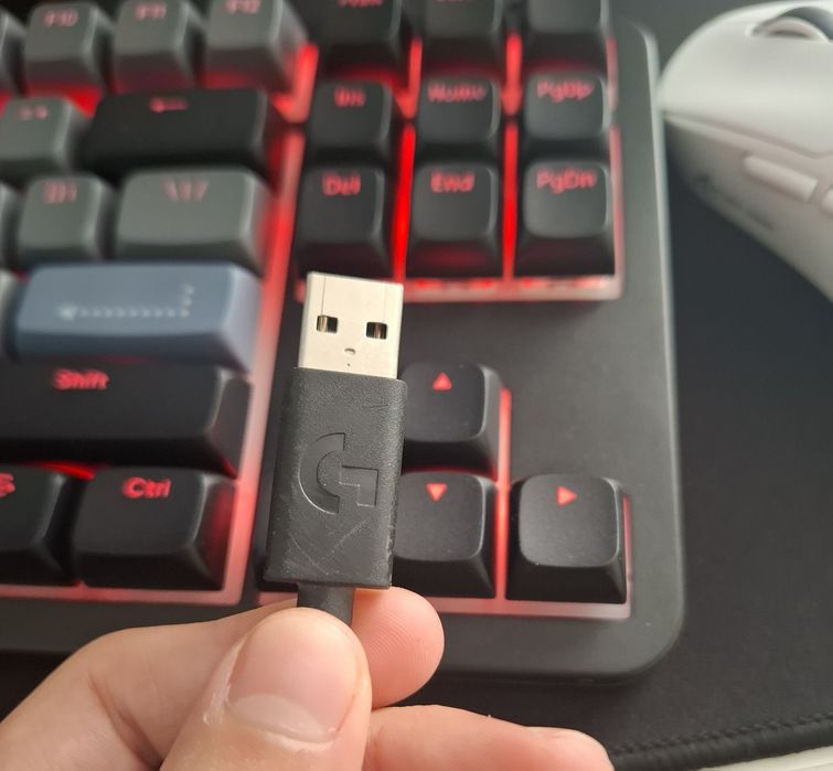 Продам мышку logitech g102