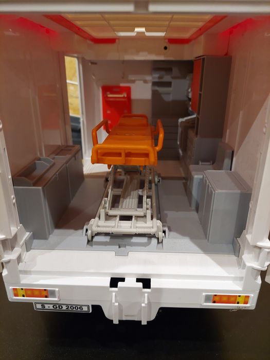 Bruder Ambulans Mercedes Sprinter Karetka