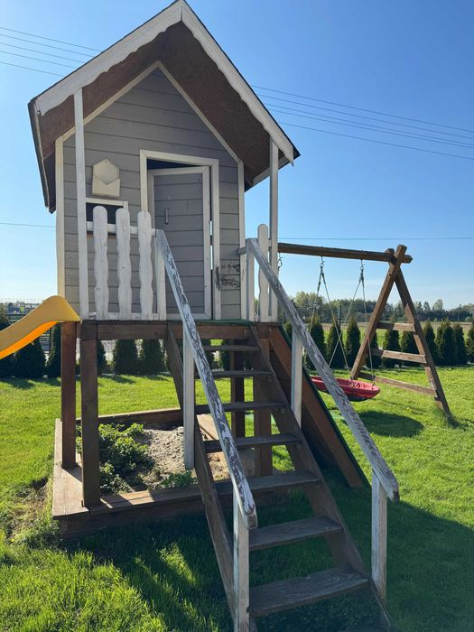 Domek dla dzieci , zjeżdzalnia huśtawki