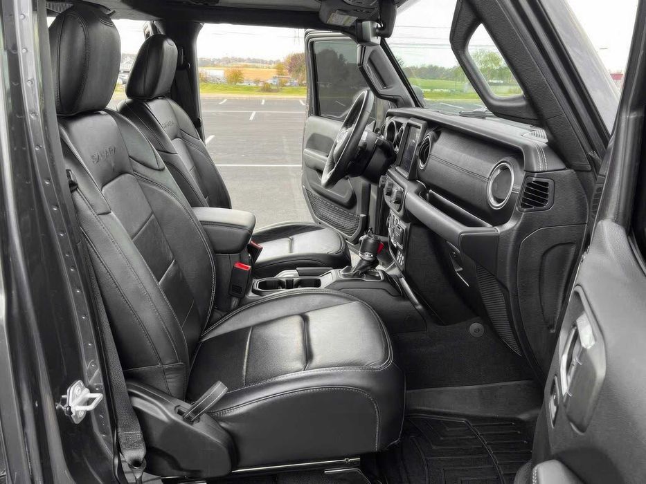 Jeep Wrangler Unlimited Sahara      2018