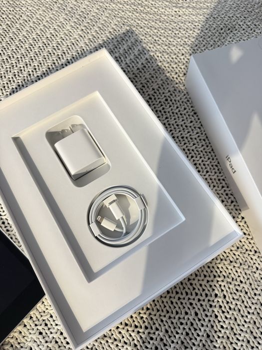 Планшет Apple iPad 10.2" (9 Gen) 256GB Wi-Fi + Cellular Silver