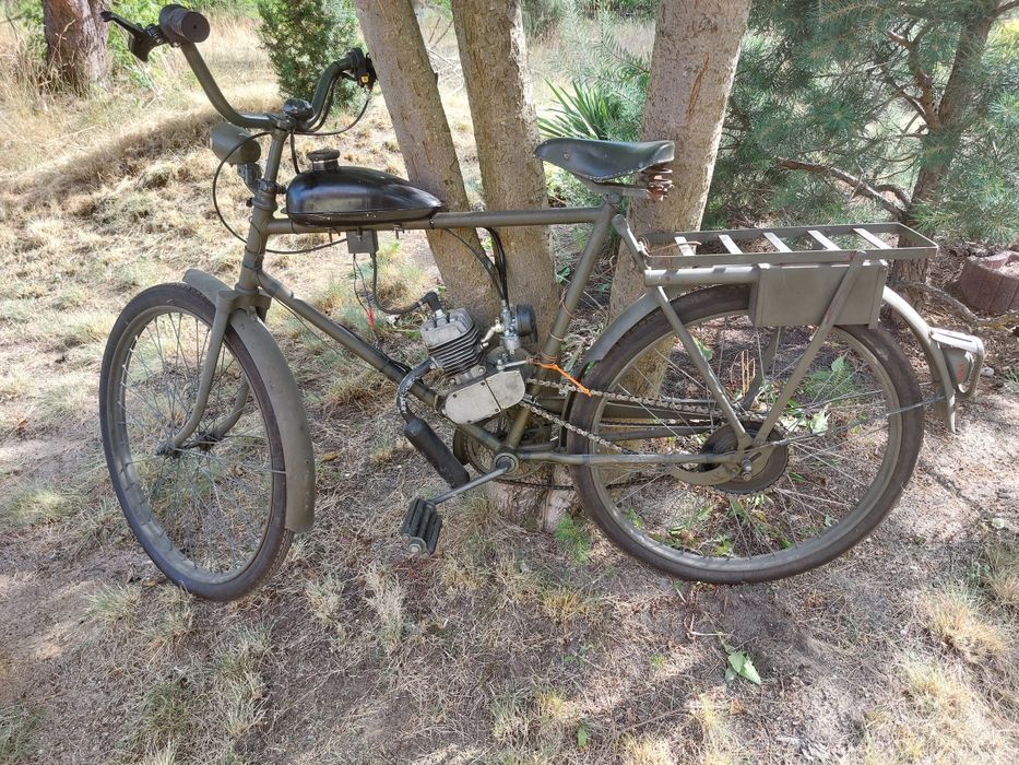 Szwedzki rower wojskowy Monark M104A z silnikiem spalinowym