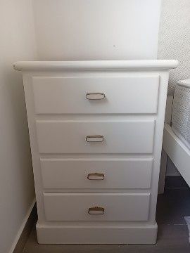 Cama casal madeira maciça com 2 mesinhas iguais