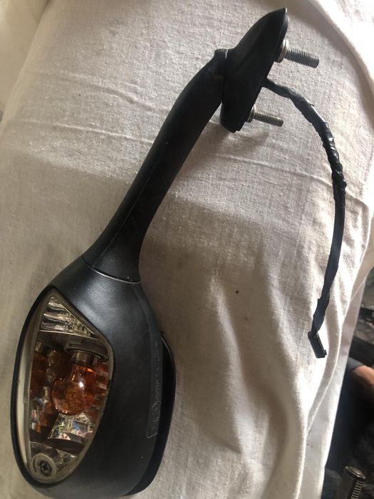 Дзеркало оригінал на спорт байк джиксер 600-750-1000 куб