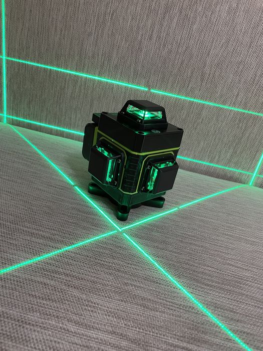 Лазерный уровень Hilda 4D 16 линий нивелир Лазерний рівень 16 ліній