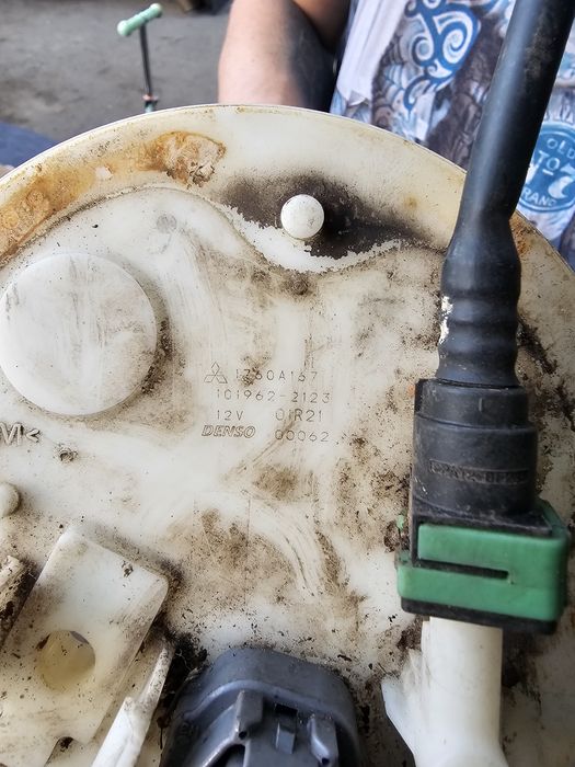 Паливний насос/Бензонасос Lancer X 10 2.0 бензин