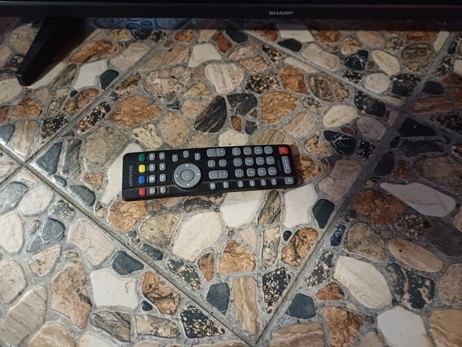 Tv 32 całe sharp