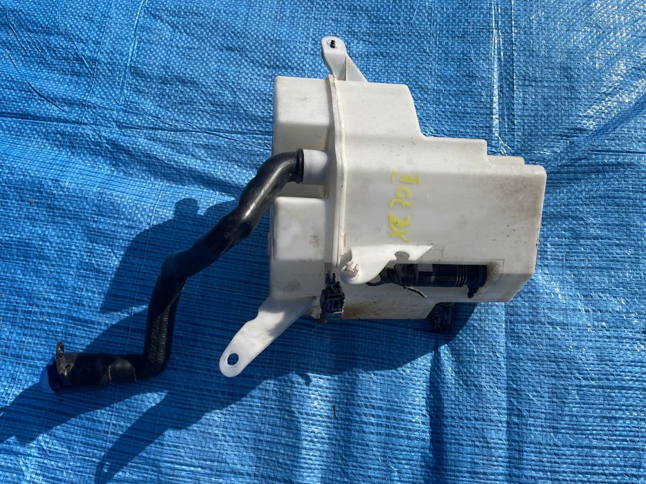 VOLVO S80 II V70 III XC 06-16 zbiornik spryskiwaczy pompki Xenon 30784233