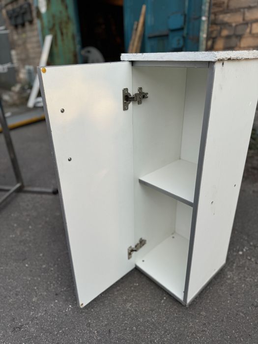 С ящичками и ручкой