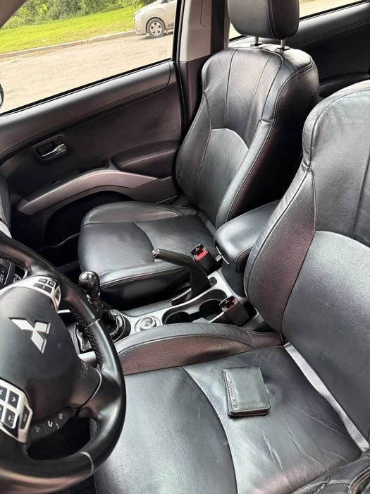 Mitsubishi outlander XL