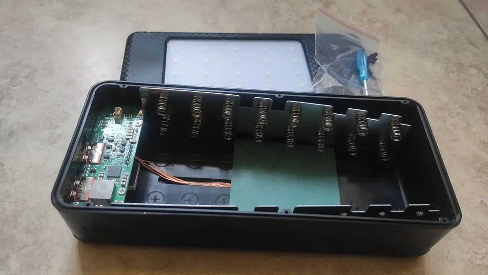 Корпус повербанка PD Max QI 16