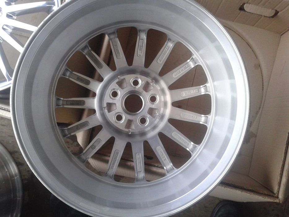 oryginalne r17 nowe felgi mielec 5x100 toyota subaru yaris prius bora