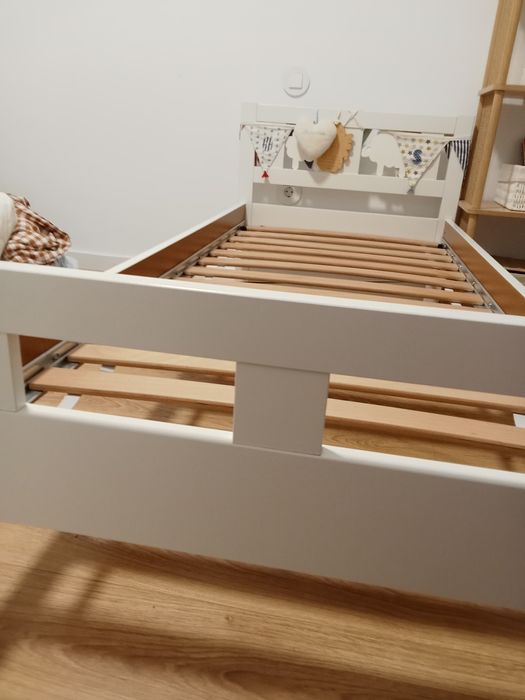 Vendo cama e colchao criança