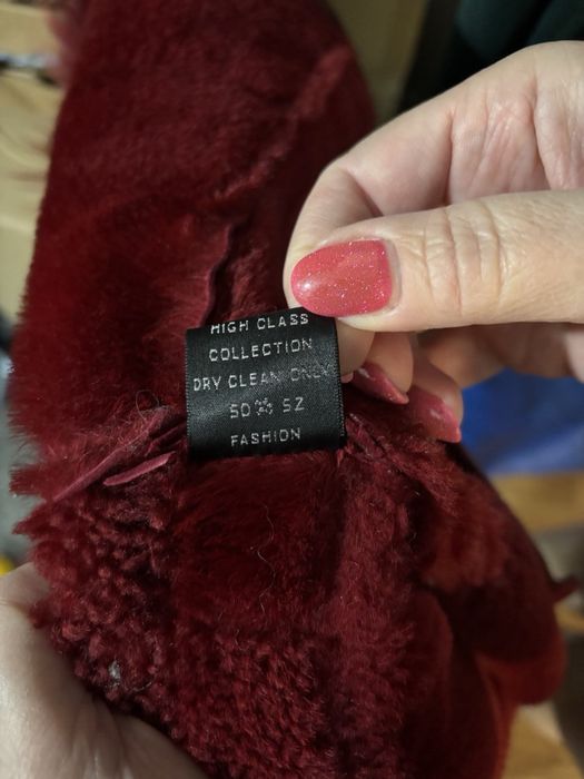 Дуже класна дублянка червоного кольору