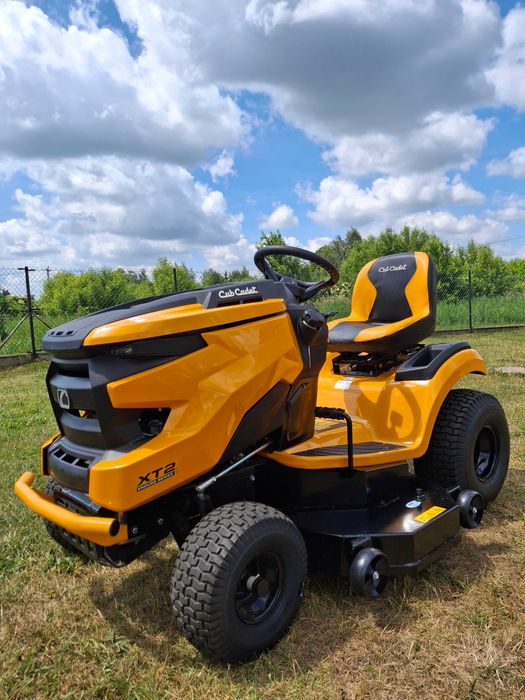 Traktor ogrodowy XT2 QS117 CUB CADET WYRZUT BOCZNY