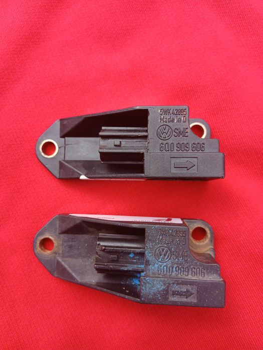 Czujnik uderzeń bocznych VW Passat