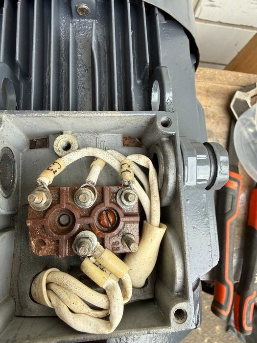 Электродвигатель АИР