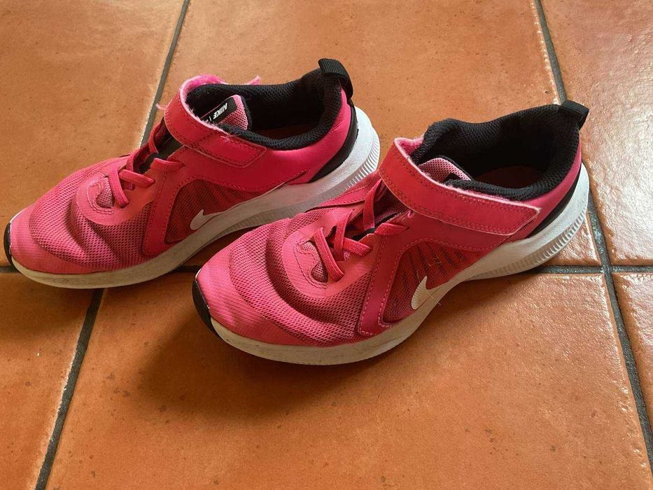 Кросівки для дівчинки NIKE