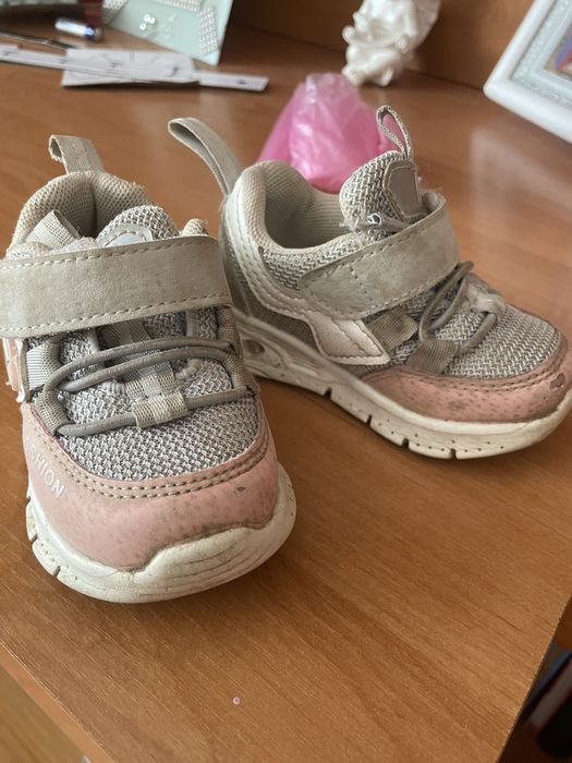 Кросівки для дівчинки