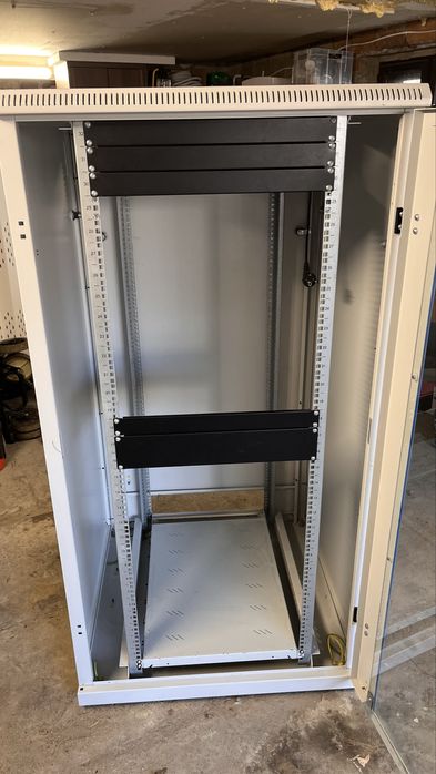 Szafa rack serwerowa BKT Elektronik 32U + wentylatory z termostatem.