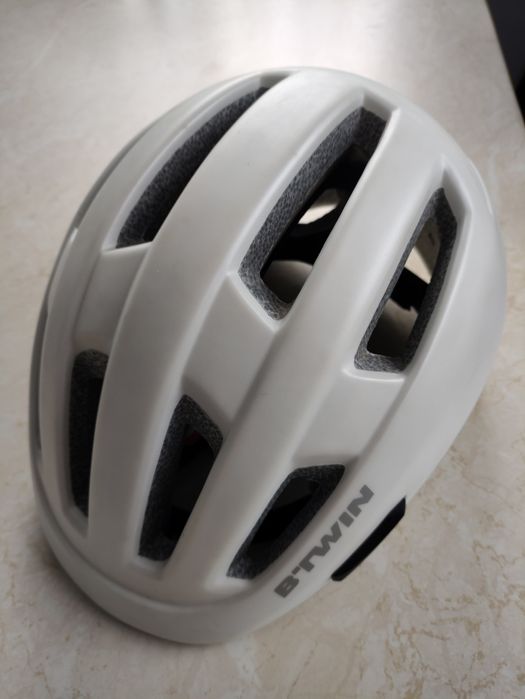 Kask biały Btwin