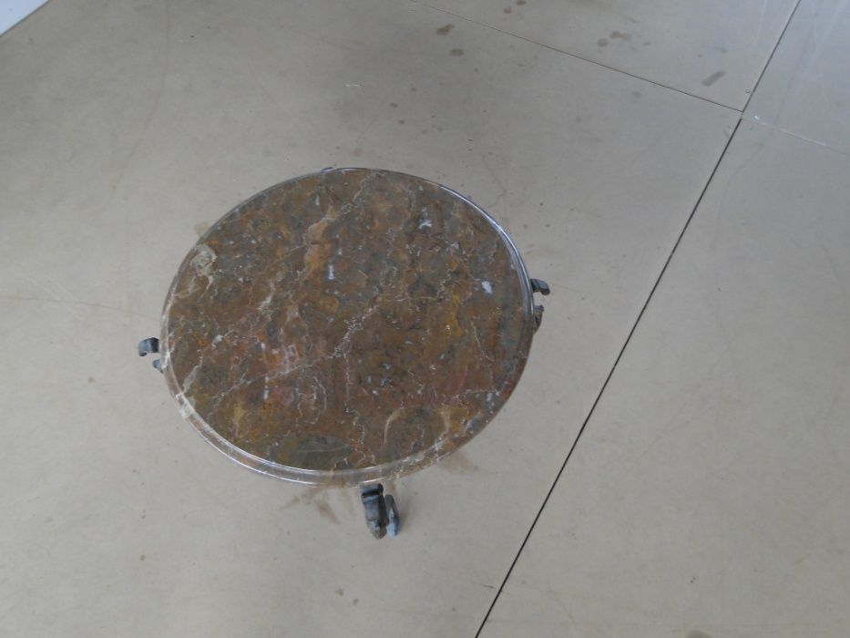 Mesa de centro em latão com tampo em pedra - óptimo estado