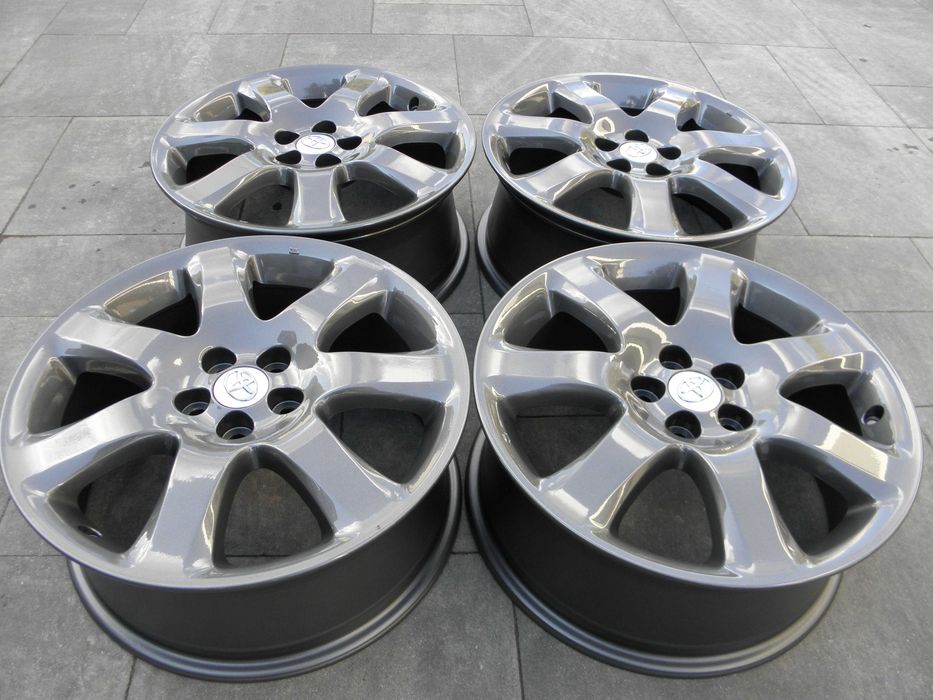Felgi 17 Toyota 5x100 ET45 Avensis Caldina Matrix Voltz Wish Lexus CT