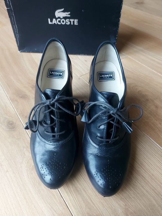 Krótkie botki wiązane, półbuty - Lacoste rozm. 38