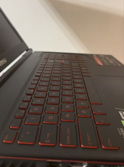 Laptop gamingowy MSI GL63 8SE – i7 / RTX / SSD