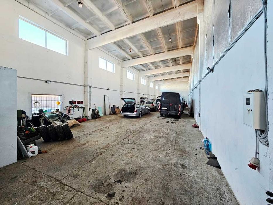 Продається виробничо-складське приміщення в промисловій частині мСтрий